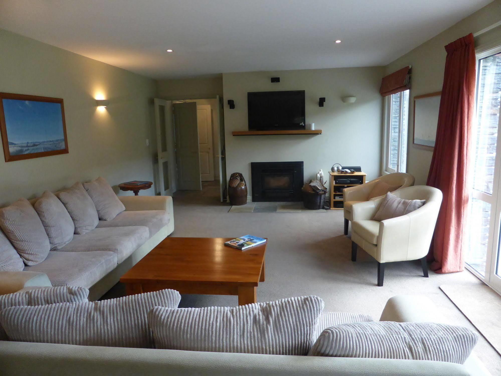 Queenstown Country Lodge Lake Hayes Exterior photo