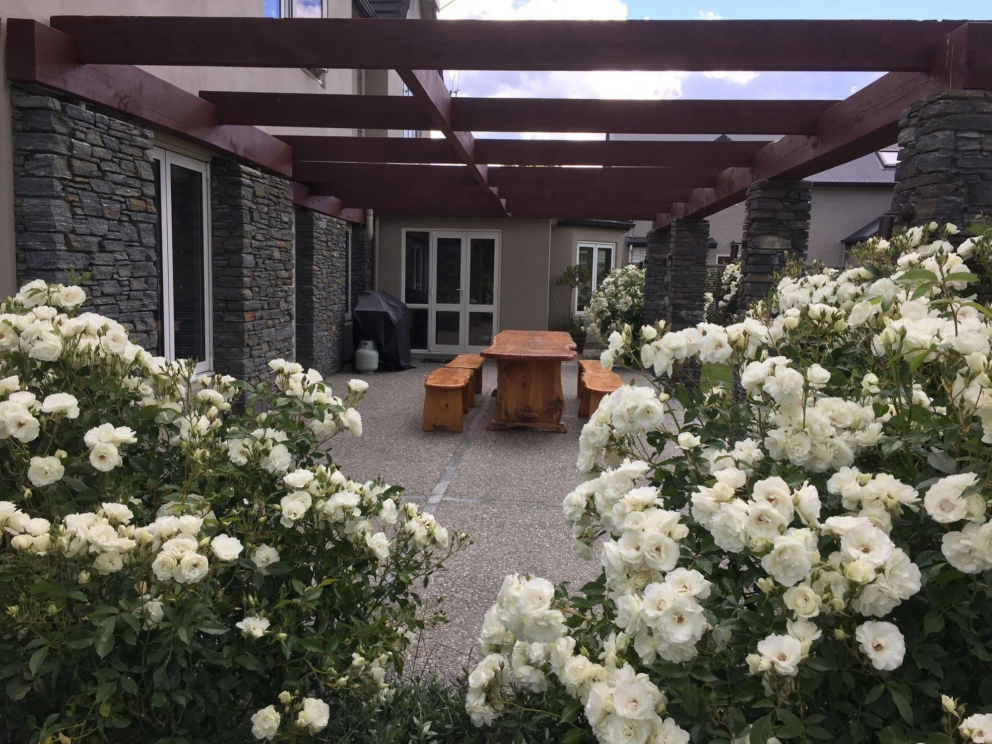 Queenstown Country Lodge Lake Hayes Exterior photo