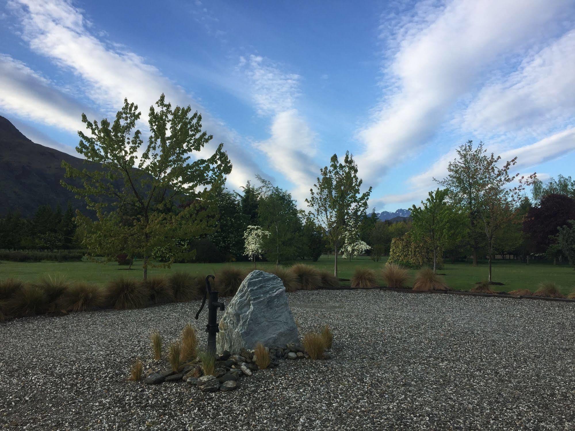 Queenstown Country Lodge Lake Hayes Exterior photo